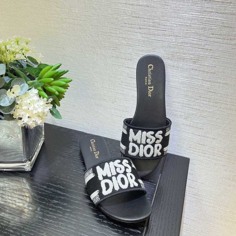 ch**an D*or slippers